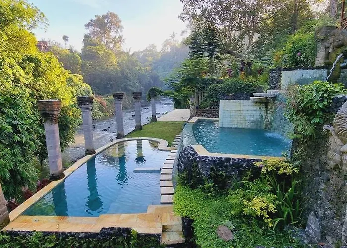 Villa Avalon Castle & *