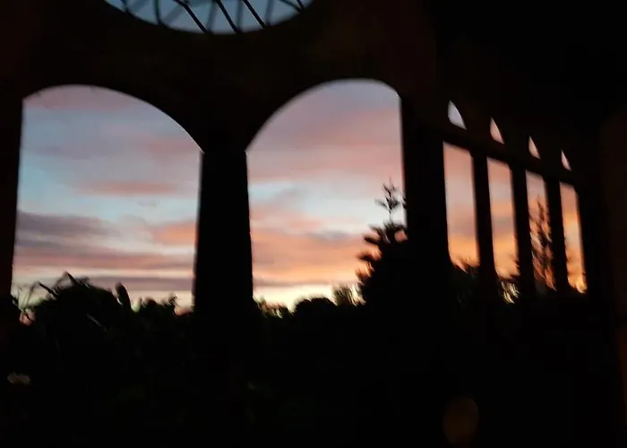 Avalon Castle & * Ubud (Bali)